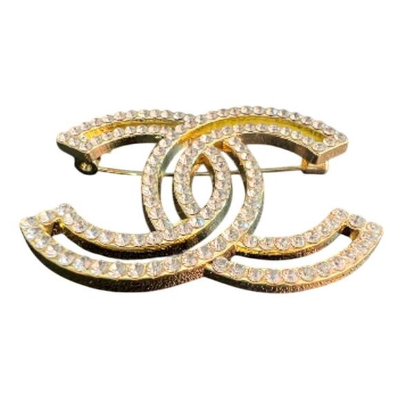 Chanel Gold Interlocking Crystal Cut Out Brooch Fall/Winter Act I 2021 (CHXX025) - Picture 2 of 5